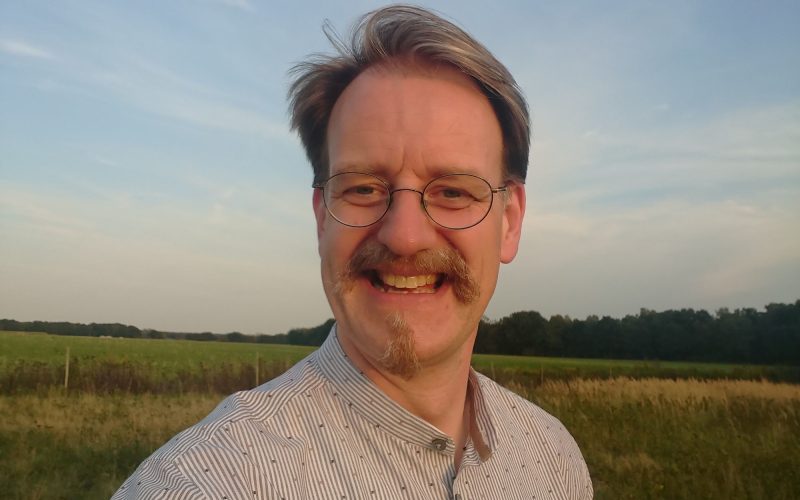 Porträt von Stephan Blöss im Freien